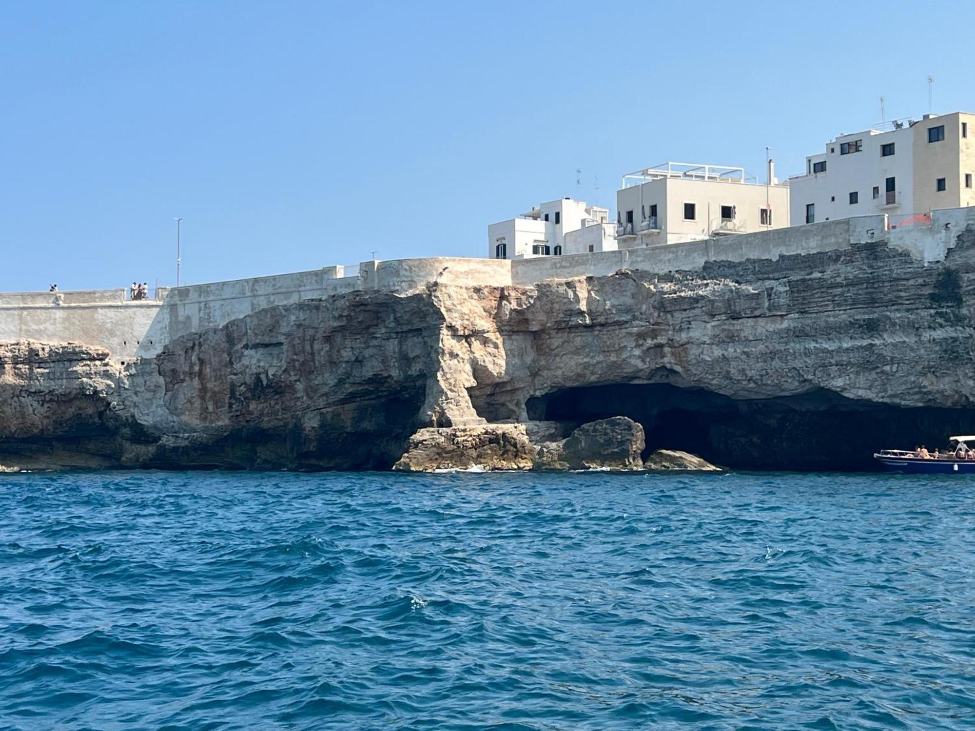 Polignano Holiday Home โปลีญาโนอามาเร ภายนอก รูปภาพ
